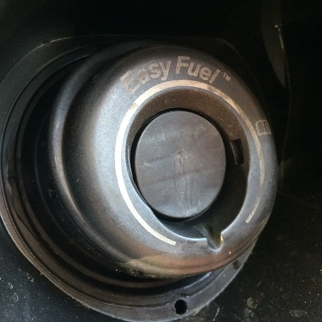 The Ford Easy Fuel capless filler fitted to a Ford Escape.