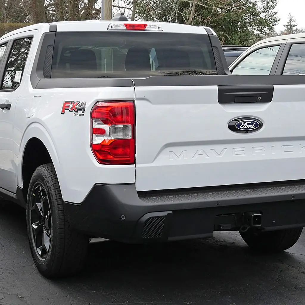 A 2025 Ford Maverick XLT FX4 parked with its tailgate closed.