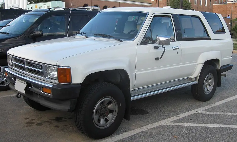 First-generation Toyota 4Runner with its canopy fitted; rear glass is closed